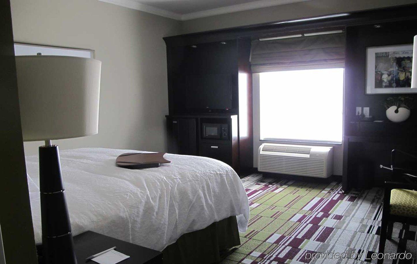 Hampton Inn By Hilton Leesville Fort Johnson Room photo